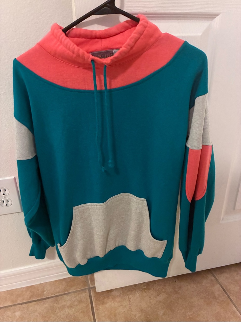 Vintage Colorblock Sweatshirt in Teal, Coral & Light Gray